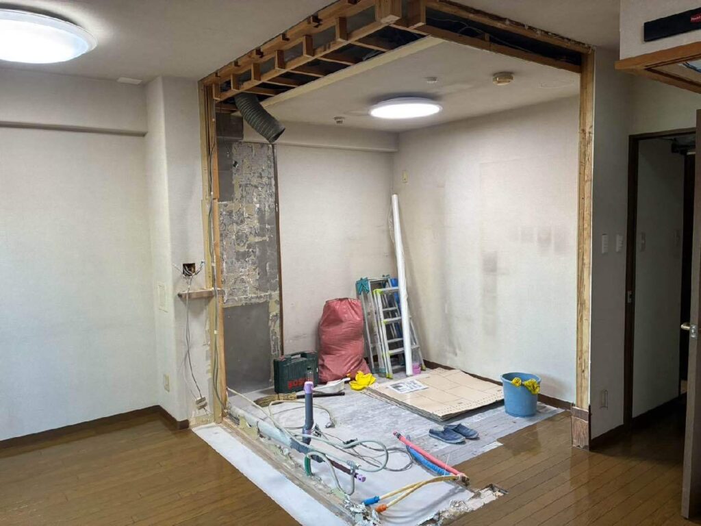 キッチン壁解体