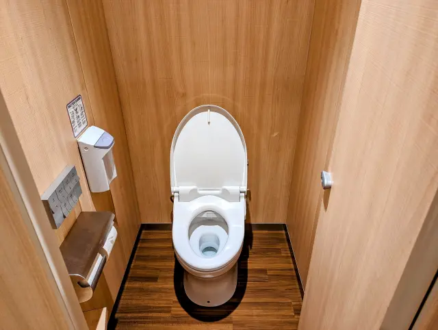 洋式トイレの便座の種類。便座は快適性・利便性・価格のバランスで選 