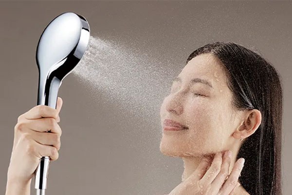 マンションリモデルバスルーム コンフォートウェーブシャワー